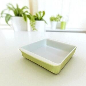 VTG Pyrex Lime Green #222 Baking Dish 8 x 10